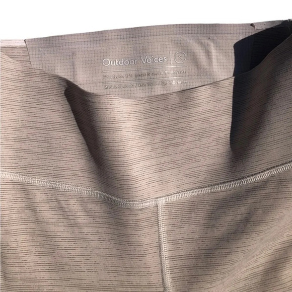 Outdoor Voices Techsweat Two-Tone Kneecap Crop Capri Leggings Size S - Picture 5 of 9